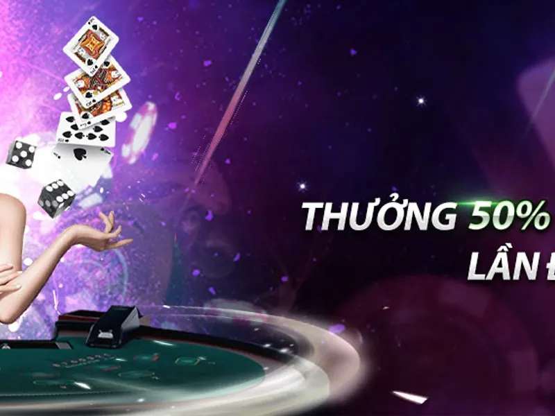 Hình ảnh các đồng xu vàng và chip casino, tượng trưng cho các chương trình khuyến mãi sòng bạc.